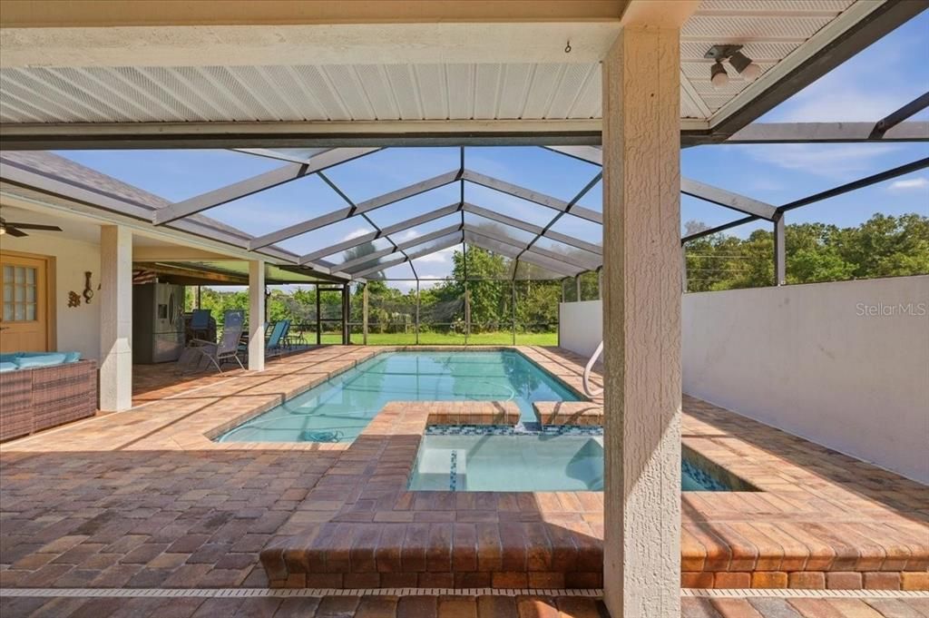 En Venta: $540,000 (4 camas, 3 baños, 2591 Pies cuadrados)