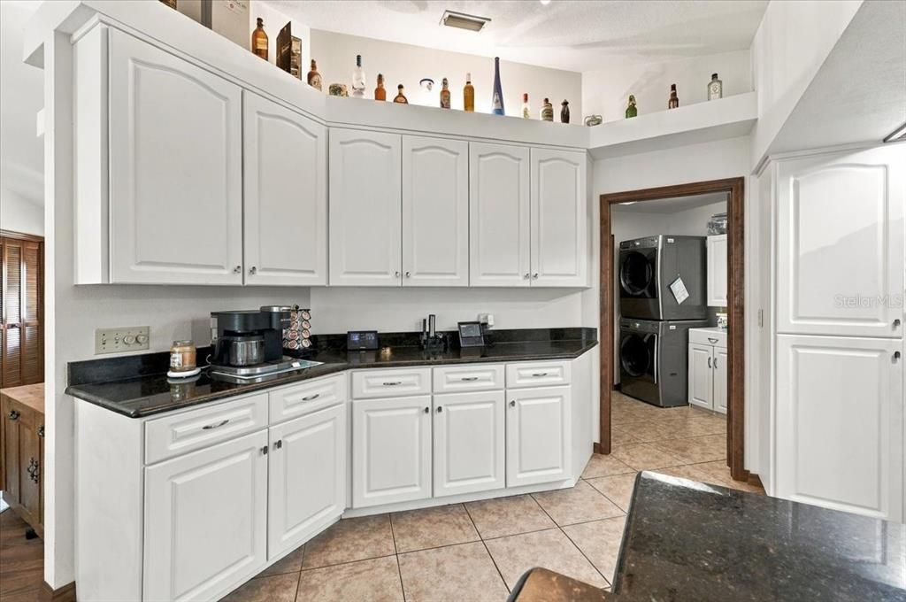 En Venta: $540,000 (4 camas, 3 baños, 2591 Pies cuadrados)