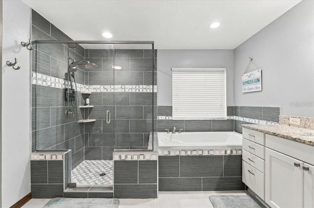 En Venta: $540,000 (4 camas, 3 baños, 2591 Pies cuadrados)