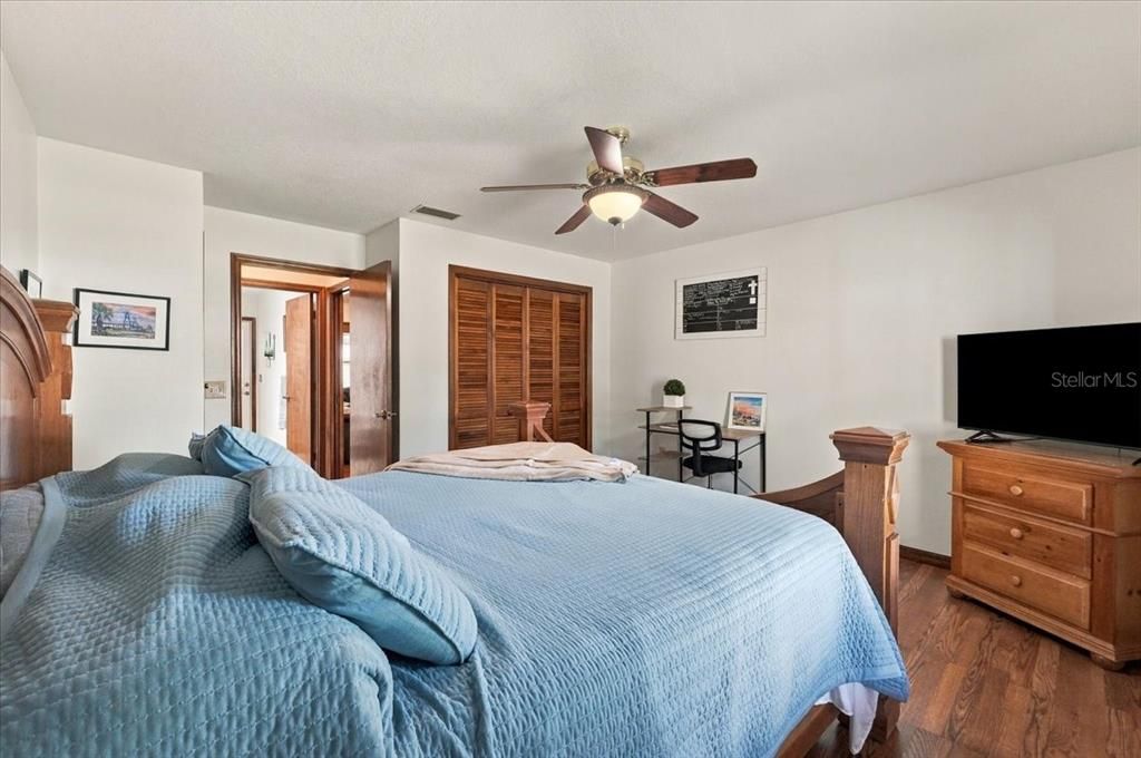 En Venta: $540,000 (4 camas, 3 baños, 2591 Pies cuadrados)