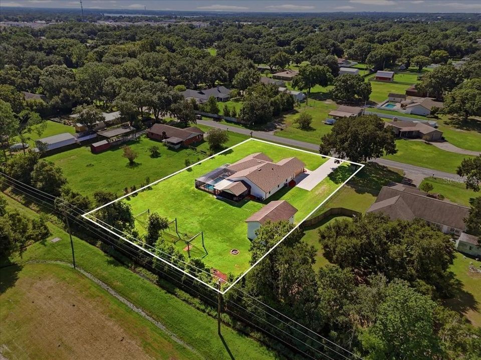En Venta: $540,000 (4 camas, 3 baños, 2591 Pies cuadrados)