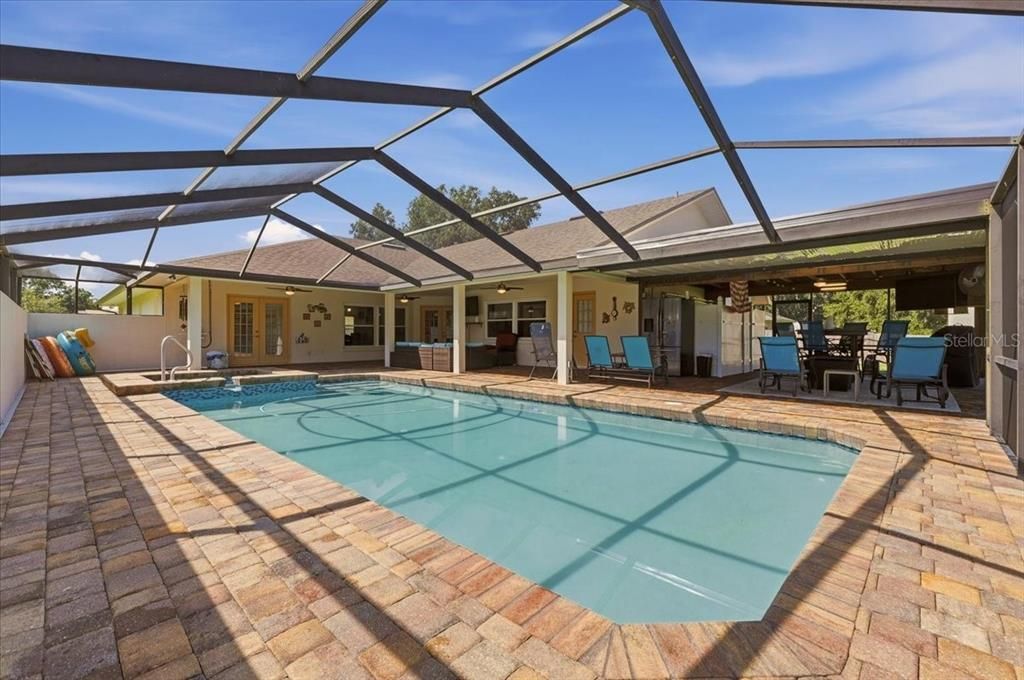 En Venta: $540,000 (4 camas, 3 baños, 2591 Pies cuadrados)
