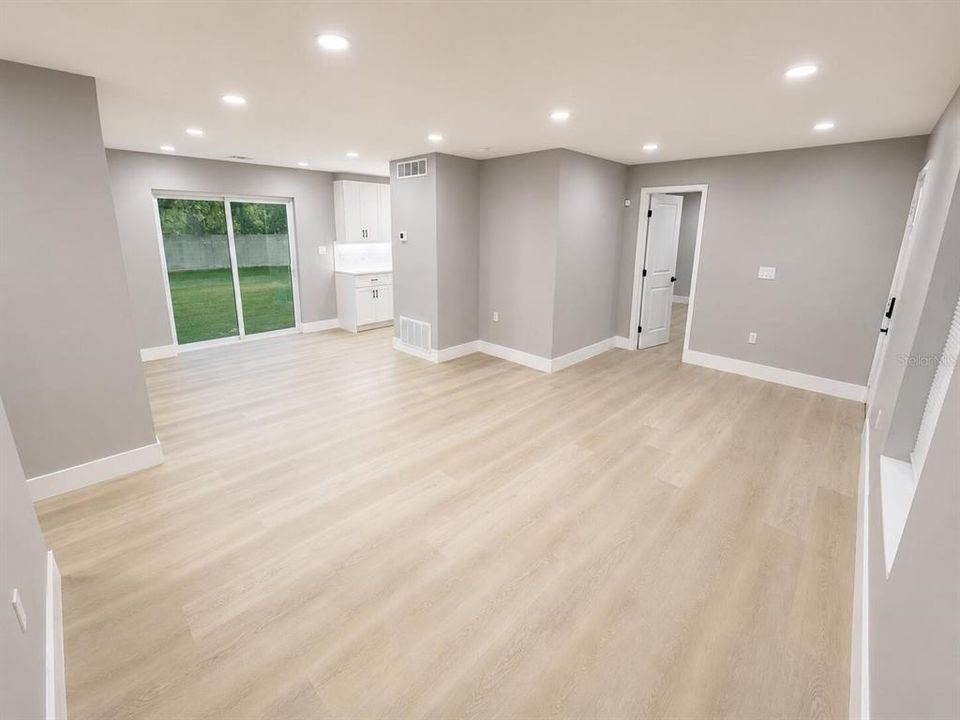 En Venta: $305,000 (3 camas, 2 baños, 1206 Pies cuadrados)
