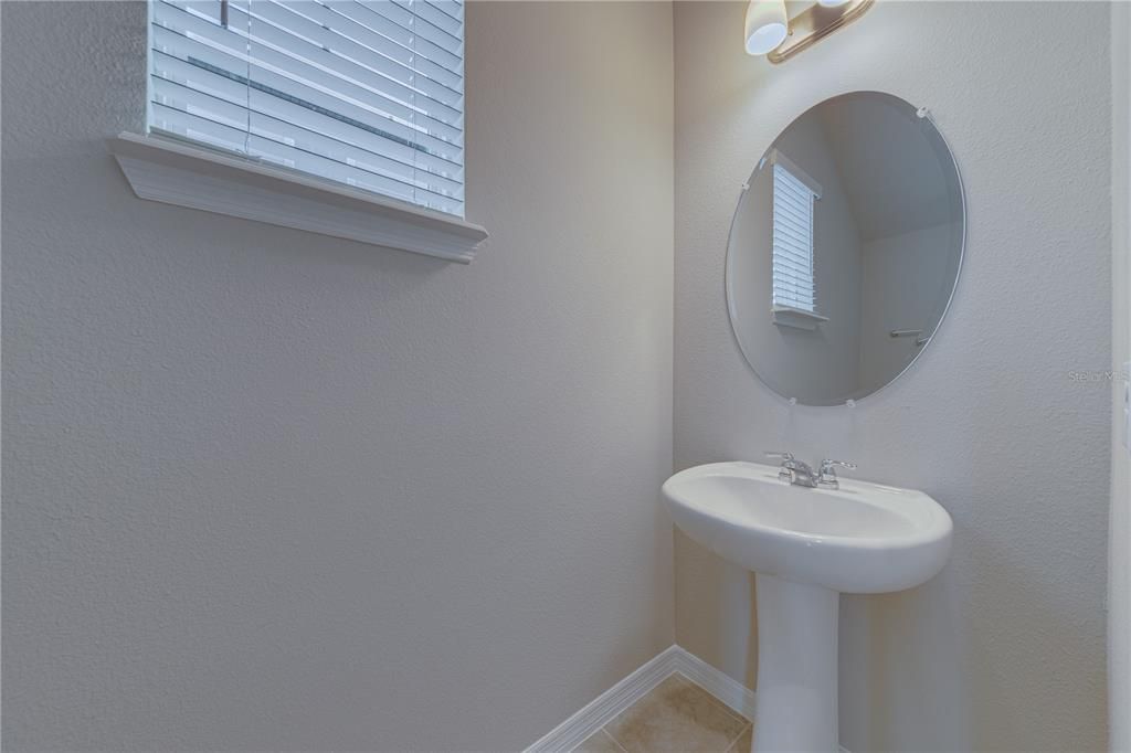 For Sale: $400,000 (3 beds, 2 baths, 1779 Square Feet)
