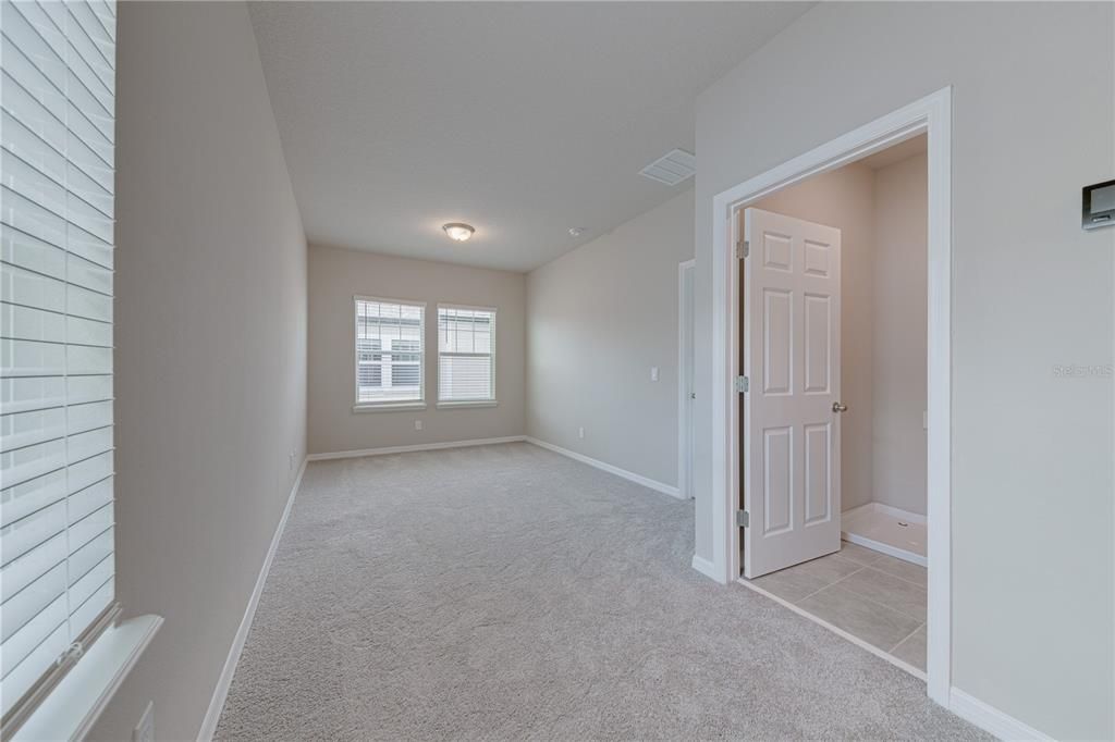 For Sale: $400,000 (3 beds, 2 baths, 1779 Square Feet)