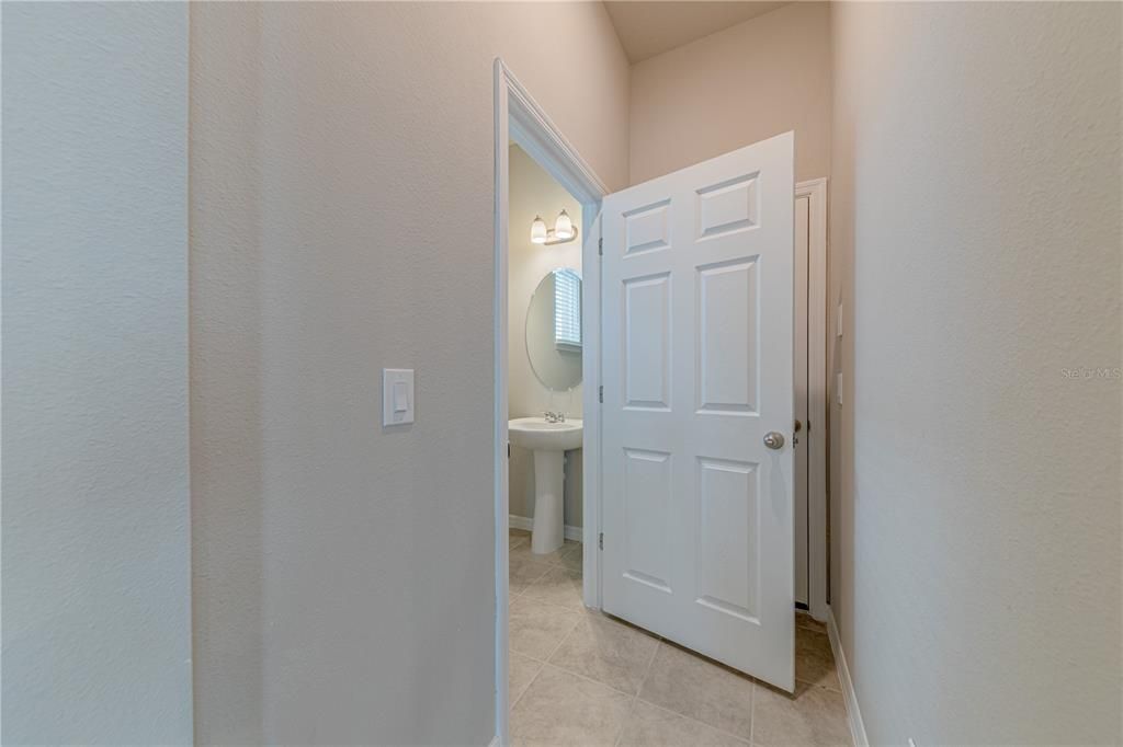 For Sale: $400,000 (3 beds, 2 baths, 1779 Square Feet)