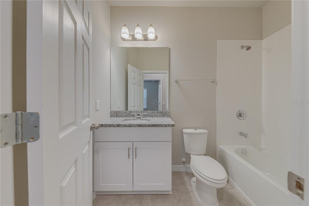 For Sale: $400,000 (3 beds, 2 baths, 1779 Square Feet)