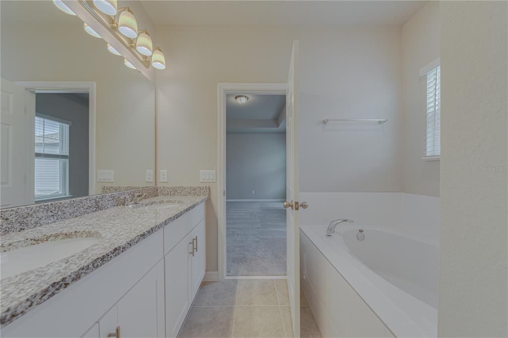For Sale: $400,000 (3 beds, 2 baths, 1779 Square Feet)