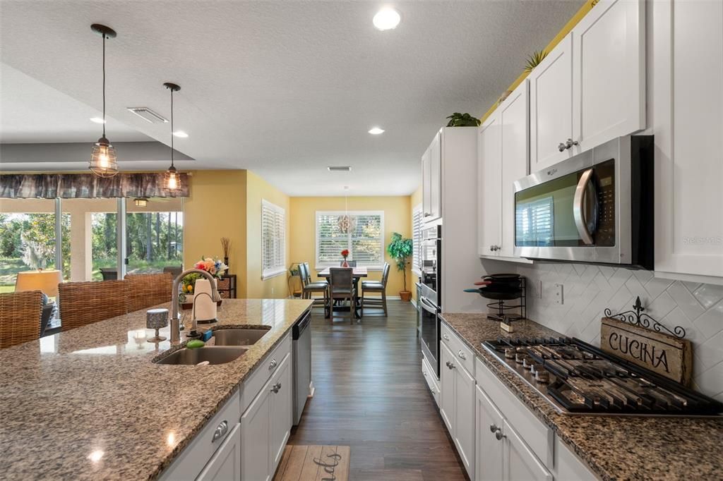 For Sale: $520,000 (4 beds, 3 baths, 2628 Square Feet)