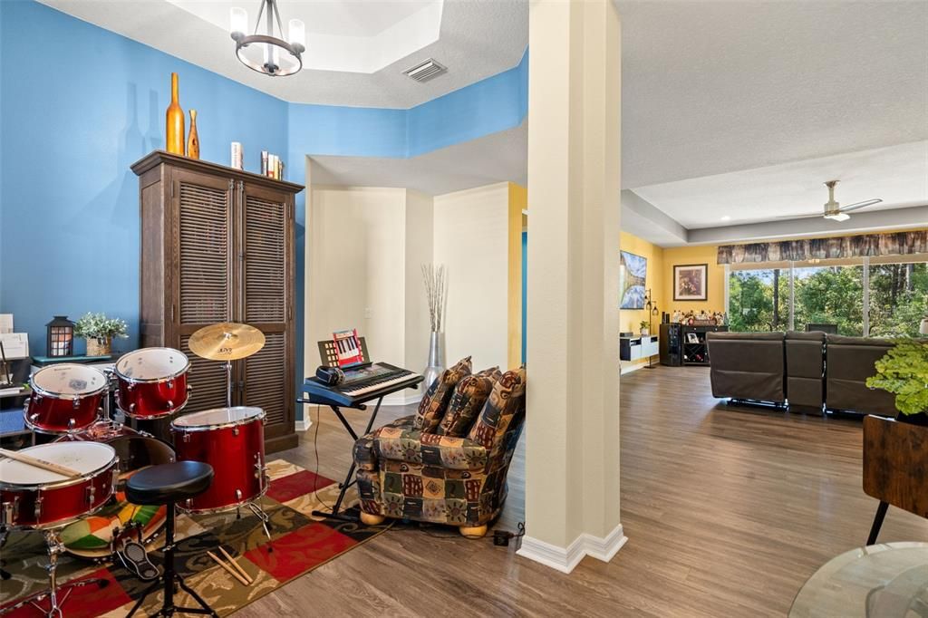 For Sale: $520,000 (4 beds, 3 baths, 2628 Square Feet)