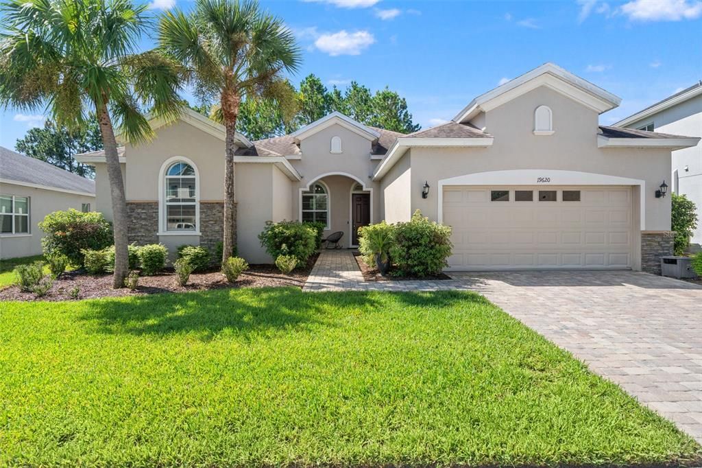 For Sale: $520,000 (4 beds, 3 baths, 2628 Square Feet)