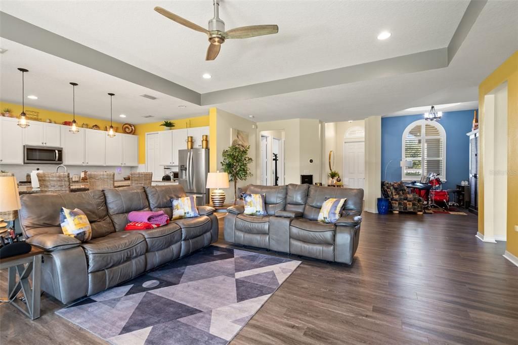 For Sale: $520,000 (4 beds, 3 baths, 2628 Square Feet)