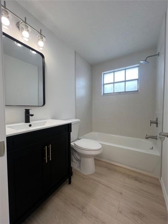 For Sale: $99,900 (2 beds, 2 baths, 888 Square Feet)