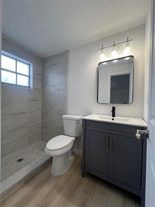 For Sale: $99,900 (2 beds, 2 baths, 888 Square Feet)