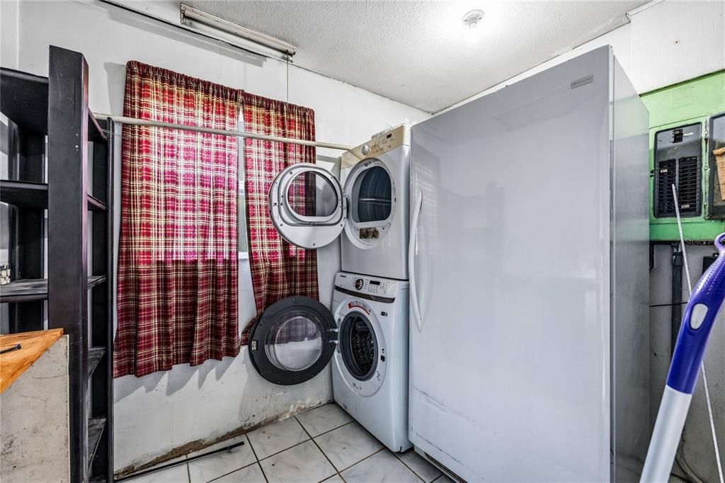 En Venta: $200,000 (5 camas, 1 baños, 1950 Pies cuadrados)