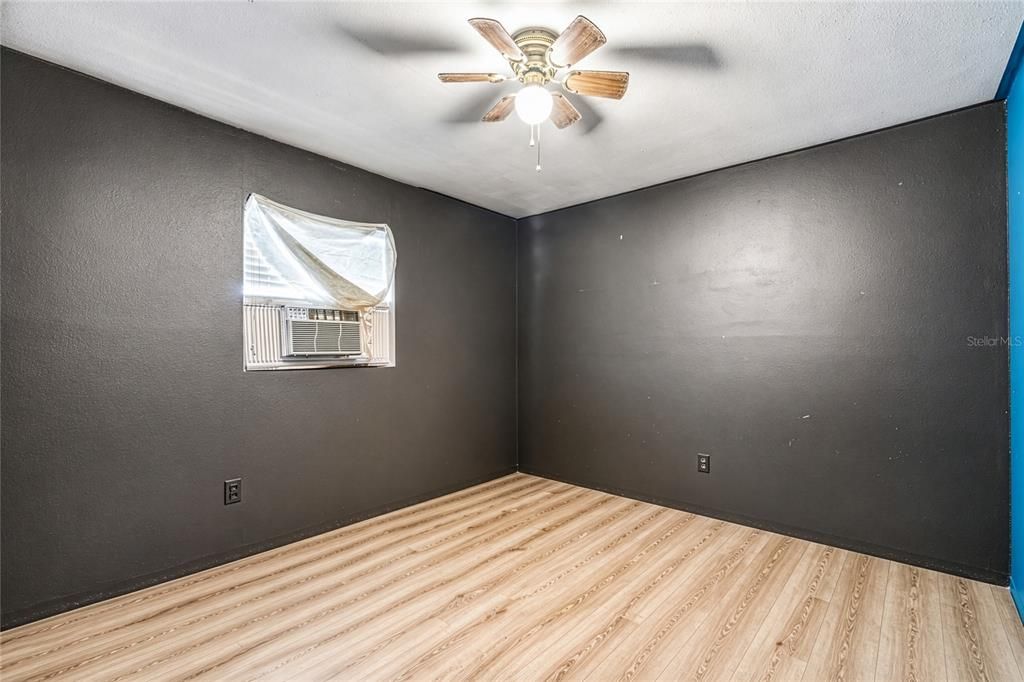 En Venta: $200,000 (5 camas, 1 baños, 1950 Pies cuadrados)
