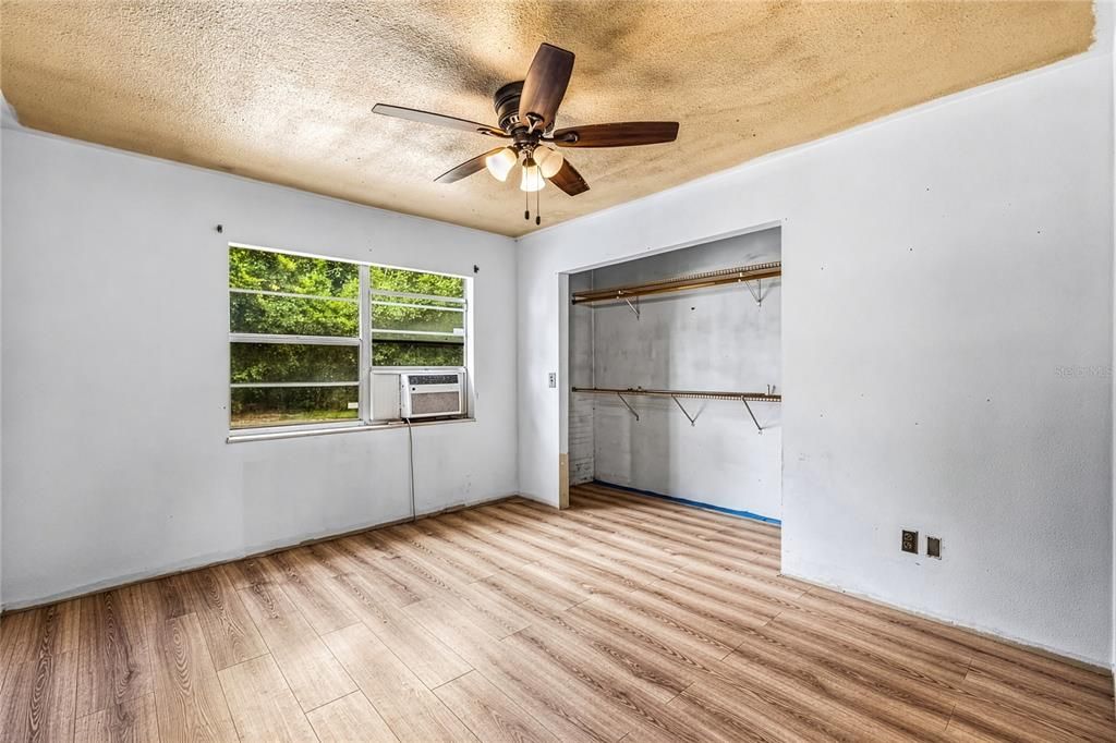 En Venta: $200,000 (5 camas, 1 baños, 1950 Pies cuadrados)