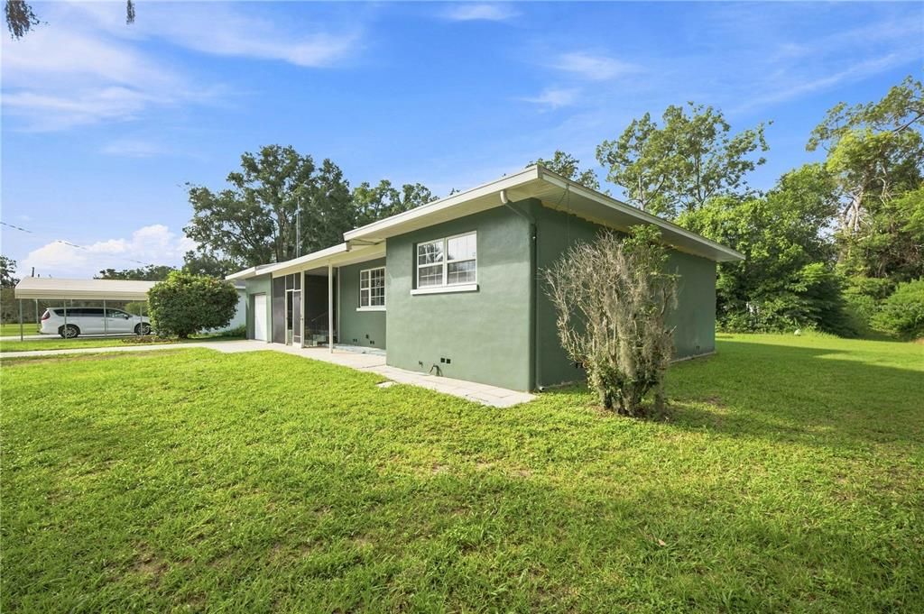 For Sale: $165,000 (2 beds, 1 baths, 940 Square Feet)
