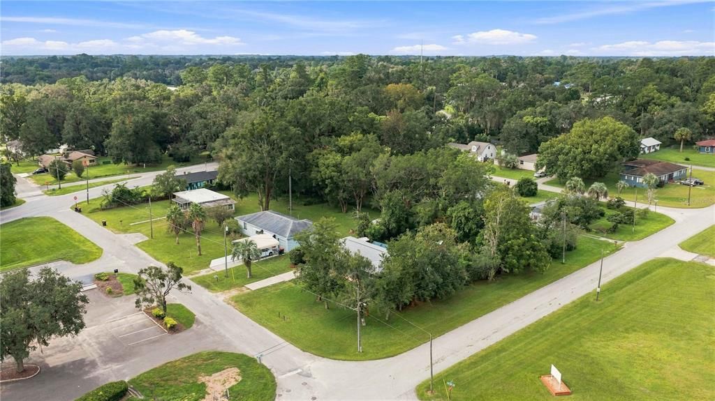 For Sale: $165,000 (2 beds, 1 baths, 940 Square Feet)