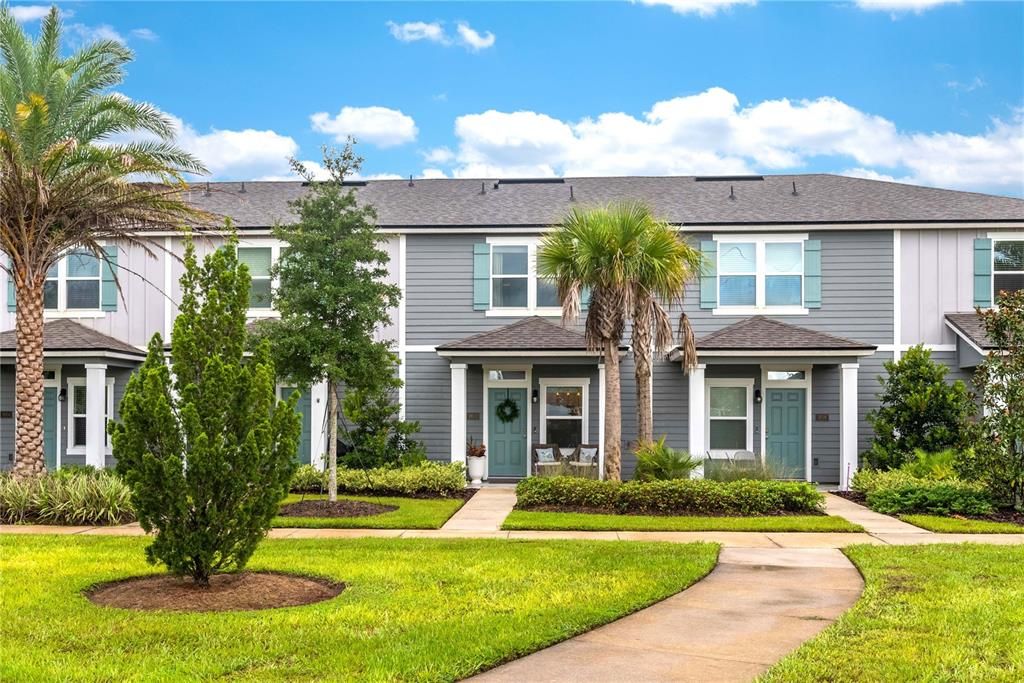 For Sale: $219,900 (2 beds, 2 baths, 1167 Square Feet)