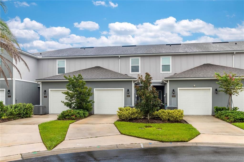 For Sale: $219,900 (2 beds, 2 baths, 1167 Square Feet)