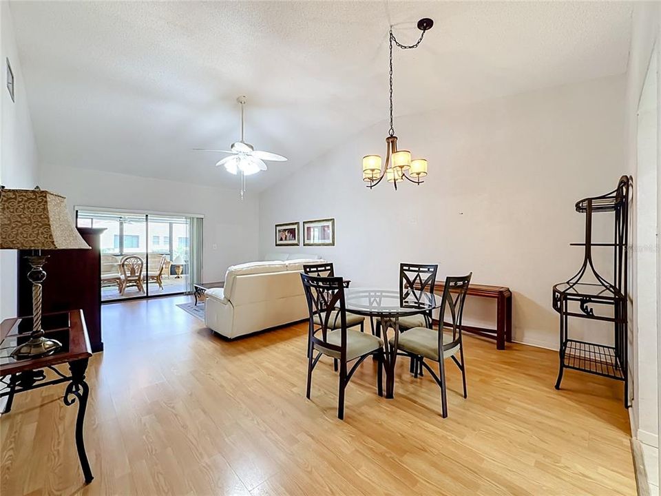 For Sale: $249,900 (2 beds, 2 baths, 1426 Square Feet)