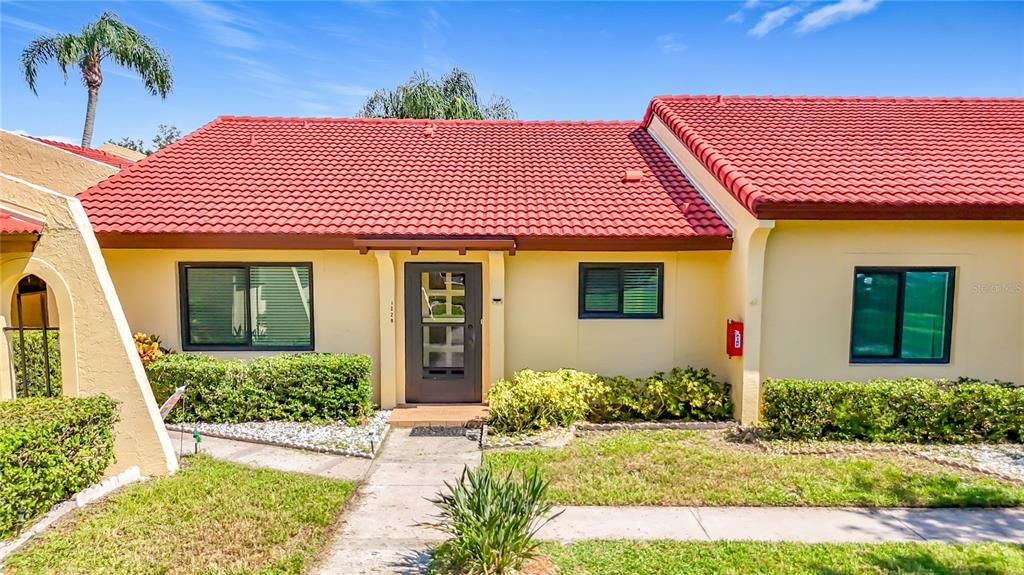 For Sale: $249,900 (2 beds, 2 baths, 1426 Square Feet)