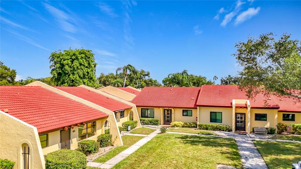 For Sale: $249,900 (2 beds, 2 baths, 1426 Square Feet)