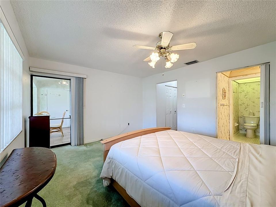 For Sale: $249,900 (2 beds, 2 baths, 1426 Square Feet)
