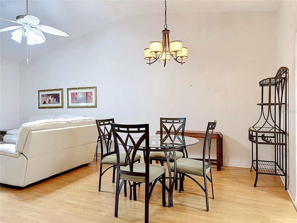 For Sale: $249,900 (2 beds, 2 baths, 1426 Square Feet)
