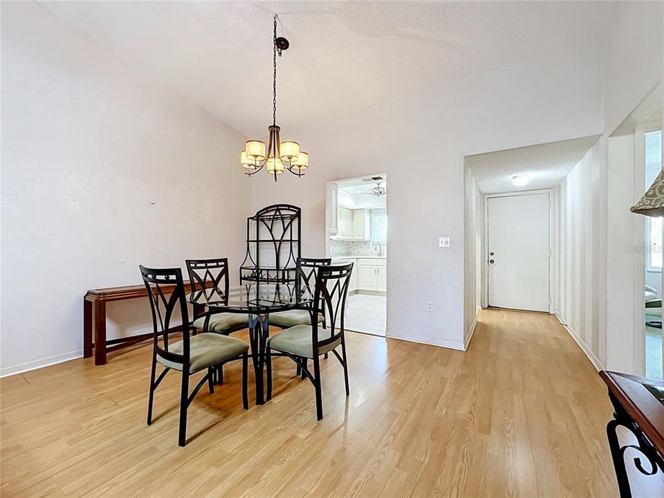 For Sale: $249,900 (2 beds, 2 baths, 1426 Square Feet)