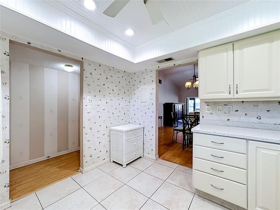 For Sale: $249,900 (2 beds, 2 baths, 1426 Square Feet)