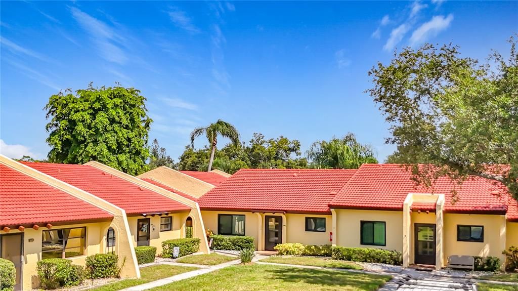 For Sale: $249,900 (2 beds, 2 baths, 1426 Square Feet)