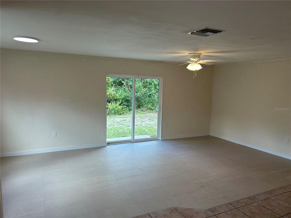 For Rent: $1,850 (2 beds, 1 baths, 1008 Square Feet)