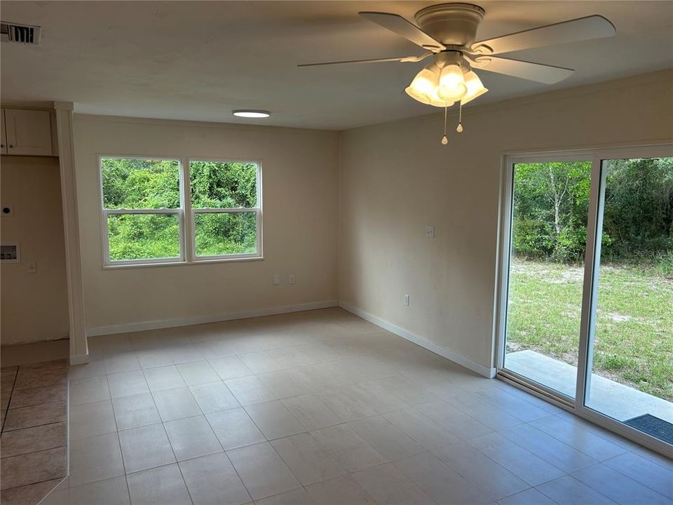 For Rent: $1,850 (2 beds, 1 baths, 1008 Square Feet)