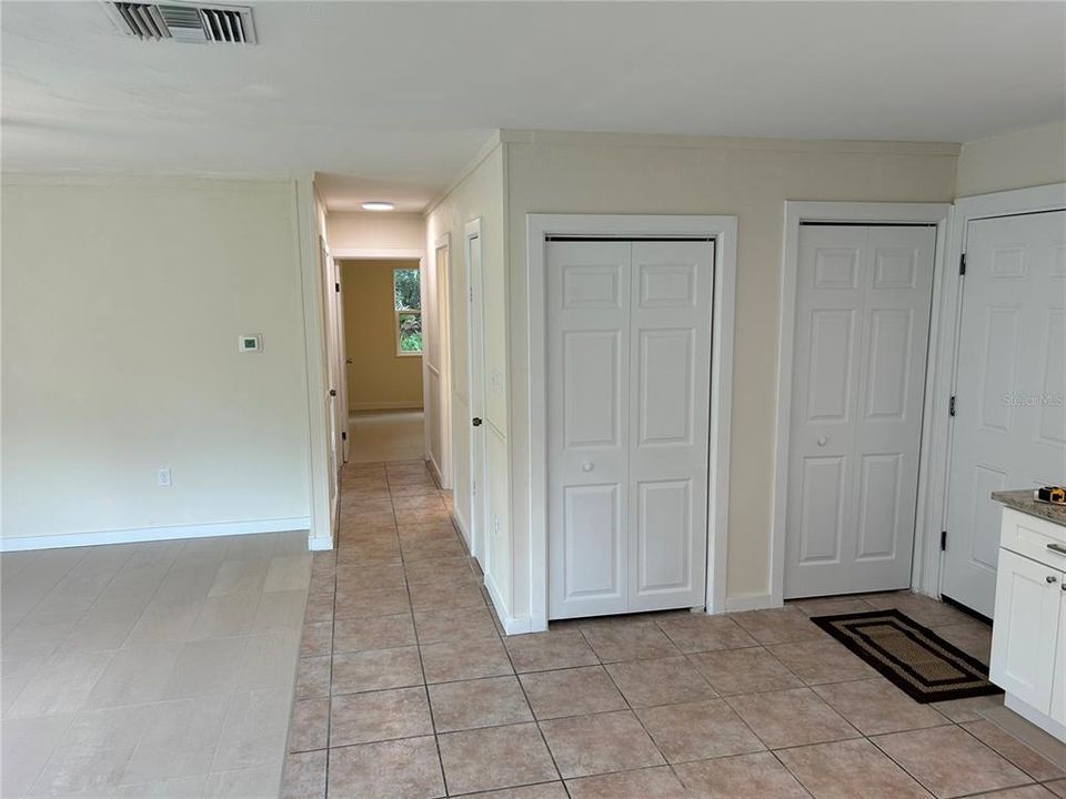 For Rent: $1,850 (2 beds, 1 baths, 1008 Square Feet)
