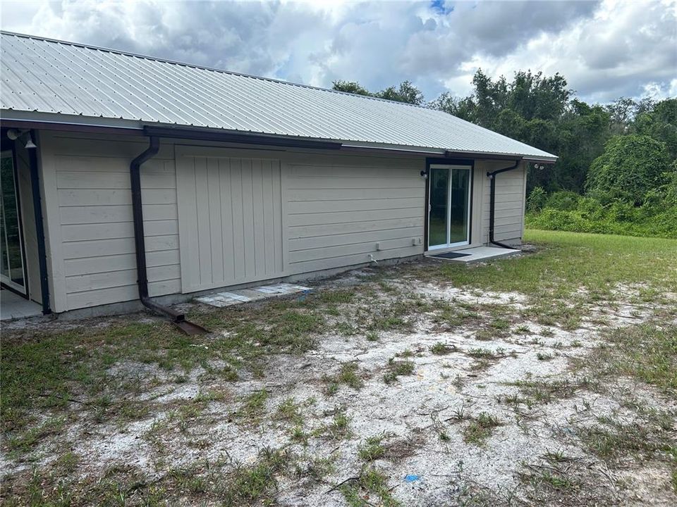 For Rent: $1,850 (2 beds, 1 baths, 1008 Square Feet)
