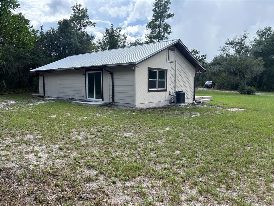 For Rent: $1,850 (2 beds, 1 baths, 1008 Square Feet)