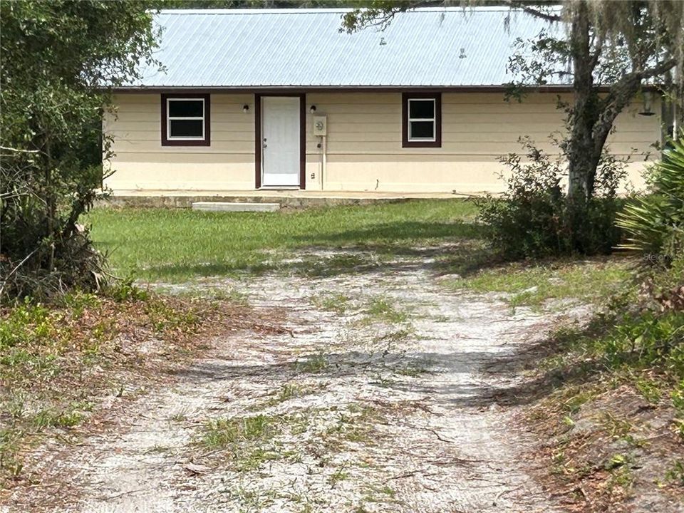 For Rent: $1,850 (2 beds, 1 baths, 1008 Square Feet)