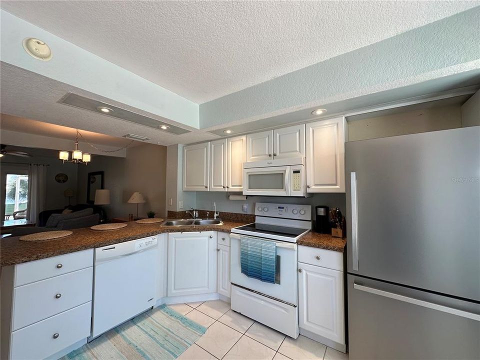 На продажу: $189,000 (2 спален, 2 ванн, 1078 Квадратных фут)