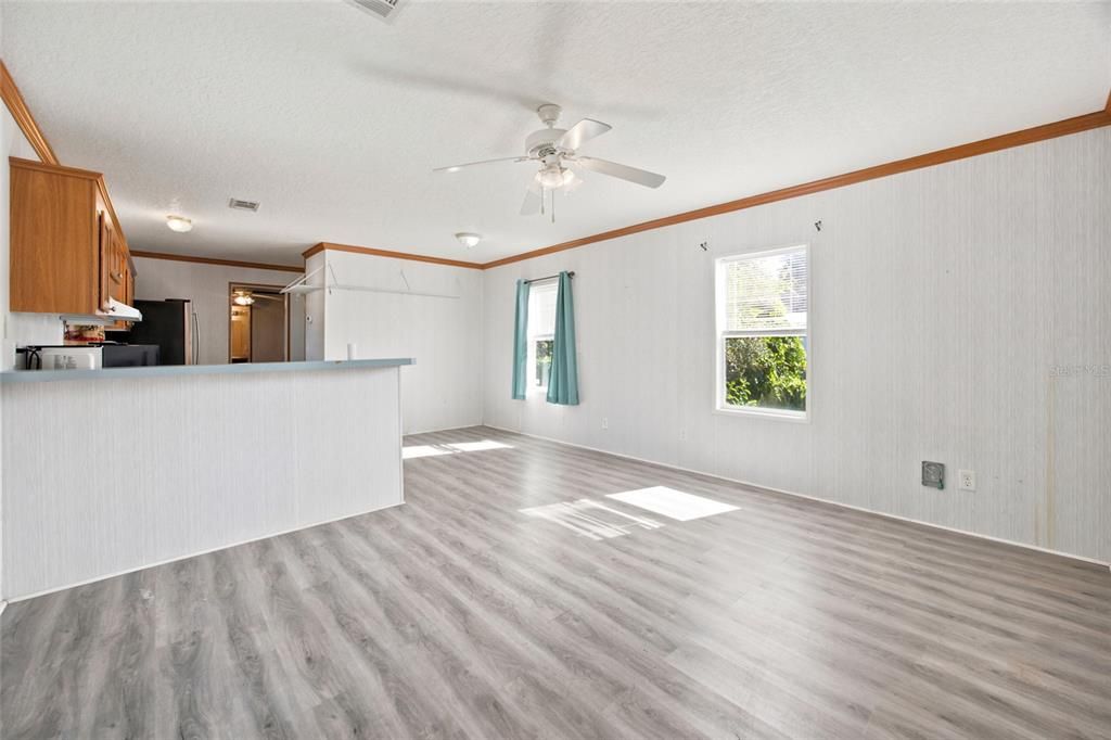 For Sale: $110,000 (2 beds, 2 baths, 840 Square Feet)