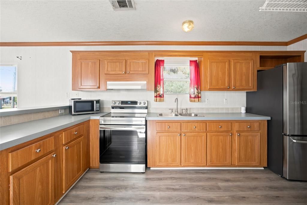 For Sale: $110,000 (2 beds, 2 baths, 840 Square Feet)