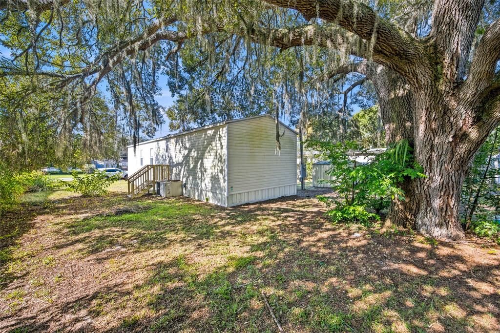 For Sale: $110,000 (2 beds, 2 baths, 840 Square Feet)