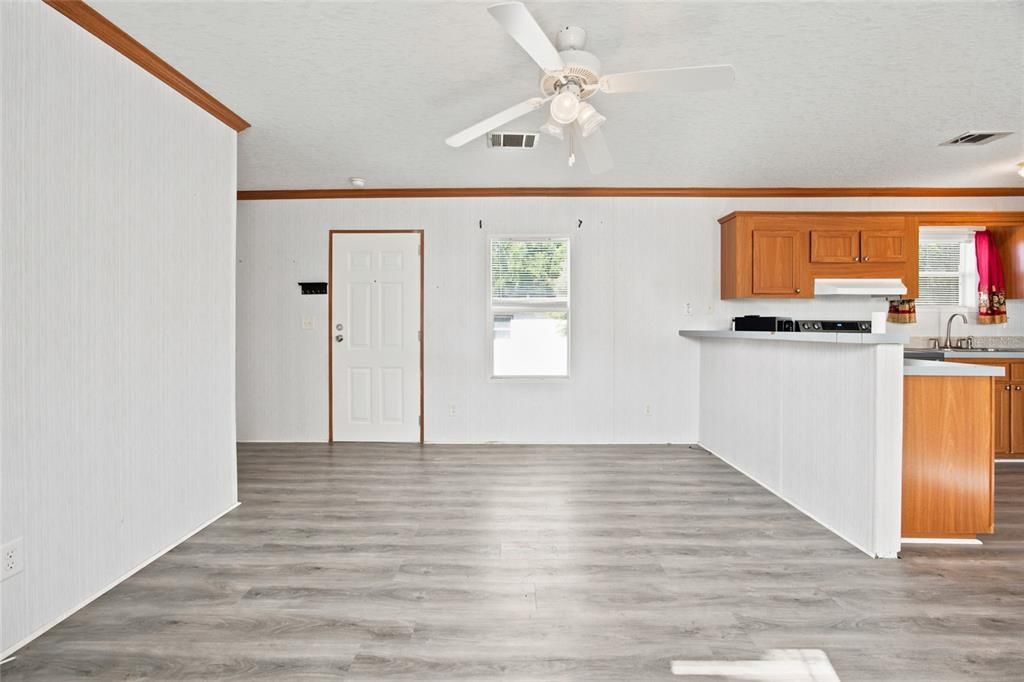 For Sale: $110,000 (2 beds, 2 baths, 840 Square Feet)