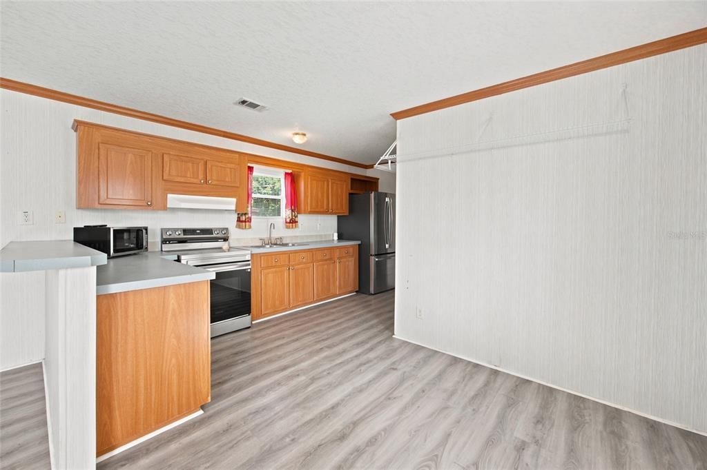 For Sale: $110,000 (2 beds, 2 baths, 840 Square Feet)