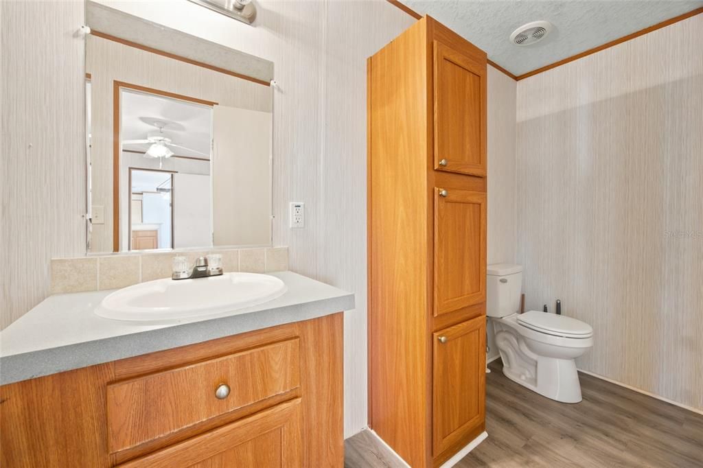 For Sale: $110,000 (2 beds, 2 baths, 840 Square Feet)