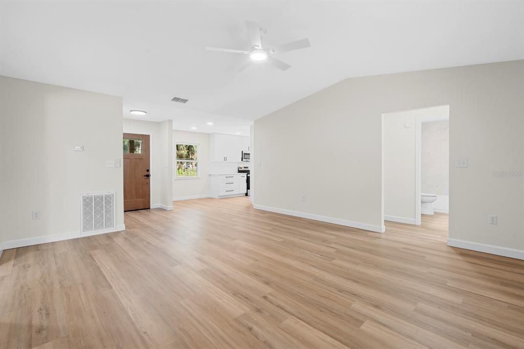 En Venta: $349,900 (3 camas, 2 baños, 1137 Pies cuadrados)