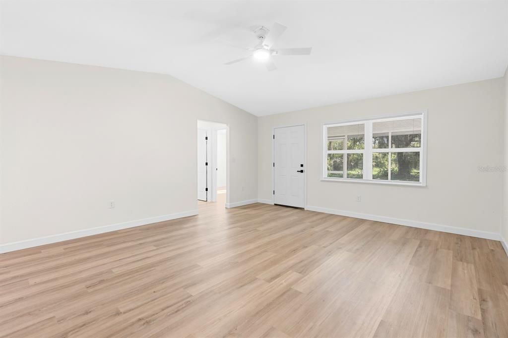 En Venta: $349,900 (3 camas, 2 baños, 1137 Pies cuadrados)