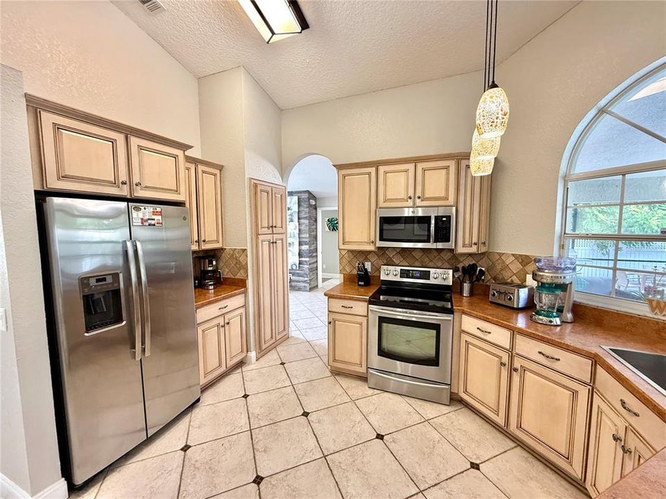 В аренду: $2,950 (3 спален, 2 ванн, 1612 Квадратных фут)