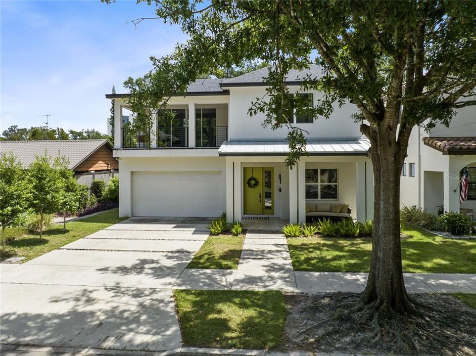 Active With Contract: $1,029,000 (4 beds, 4 baths, 3372 Square Feet)